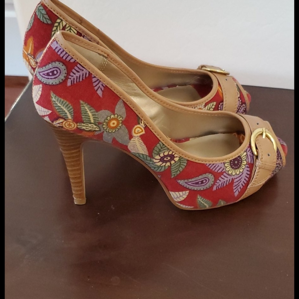 Shoes - Picture 2 of 2